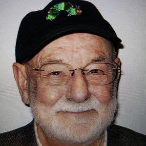 Age Of Eric Carle biography