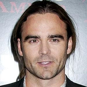 Age Of Dustin Clare biography