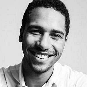 Age Of Elliot Knight biography