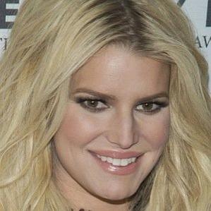 Jessica Simpson – Age, Bio, Personal Life, Family & Stats - CelebsAges