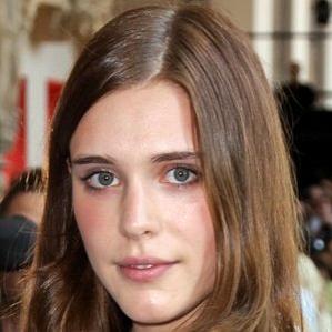 Age Of Gaia Weiss biography