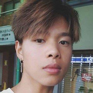 Feng Yi Lu – Age, Bio, Personal Life, Family & Stats - CelebsAges